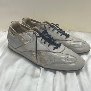 Reebok sneakers grey gold